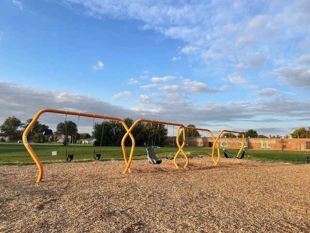 kiwanis park swings