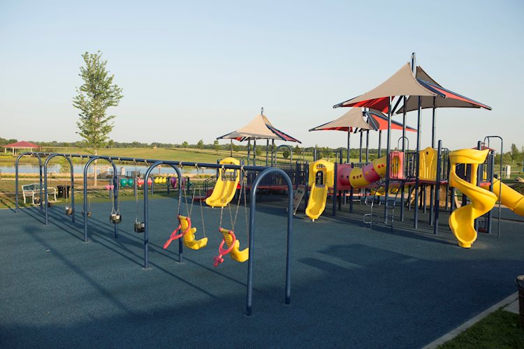 southwind_park_large_playground_near_lake