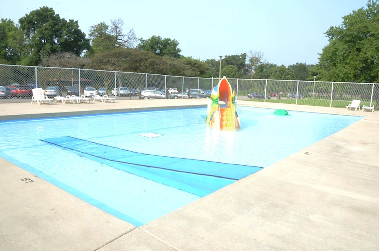 nelson center outdoor pool children's pool